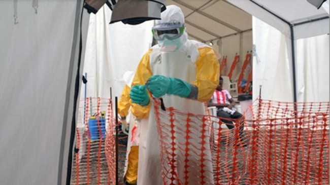 WHO ປະກາດຄຳກ່າວເຕືອນກ່ຽວກັບຄວາມປອດໄພໃນການປິ່ນປົວ Ebola  - ảnh 1
